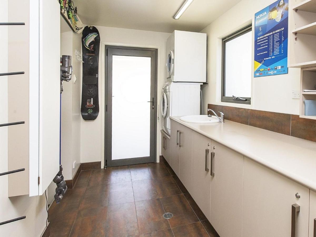Ned Kelly'S Retreat - Stunning 3Br Townhouse L Lake Views L Wifi L Bbq 진다바인 외부 사진