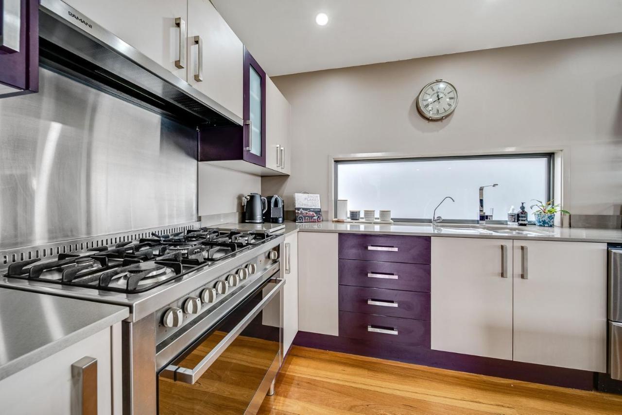 Ned Kelly'S Retreat - Stunning 3Br Townhouse L Lake Views L Wifi L Bbq 진다바인 외부 사진