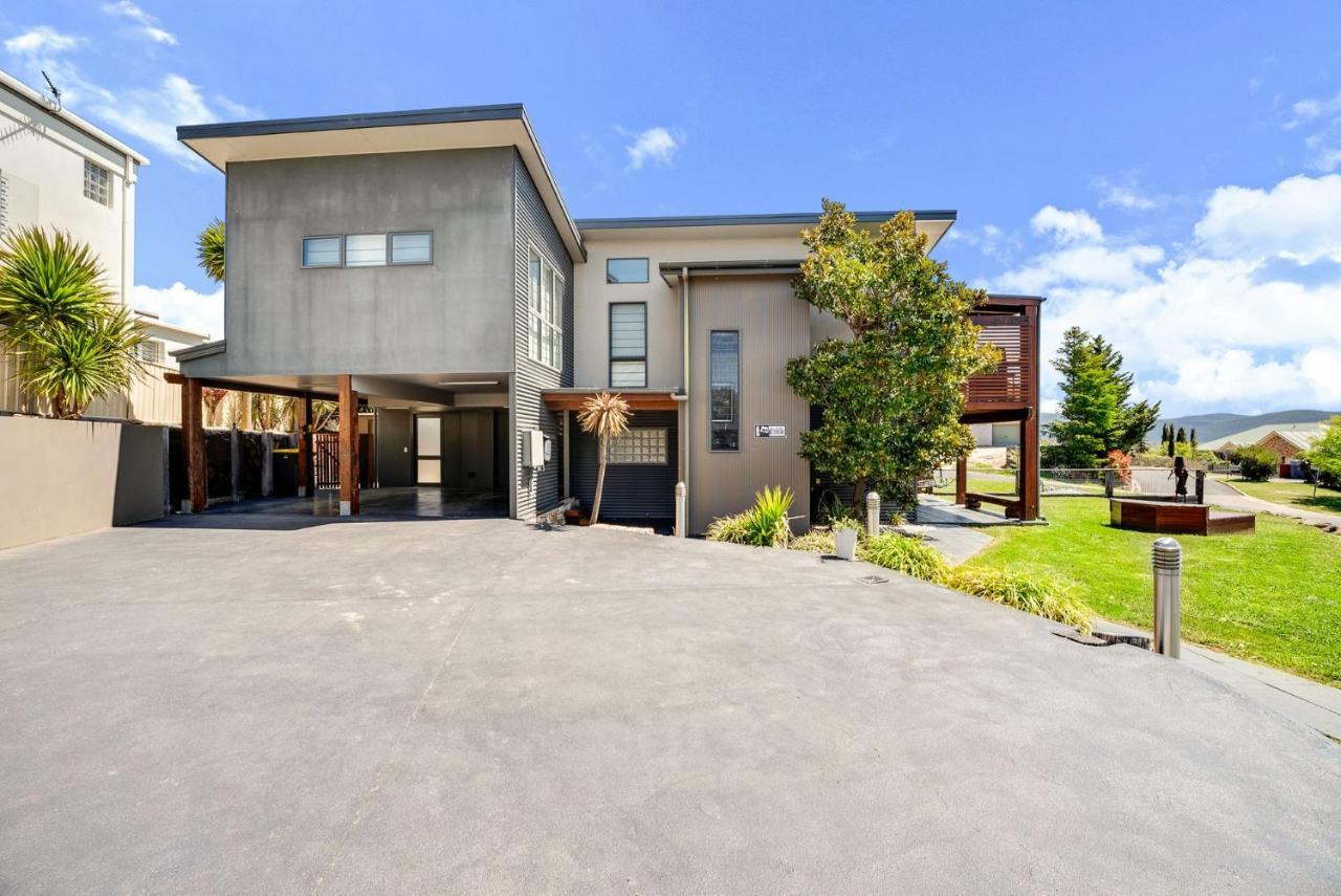 Ned Kelly'S Retreat - Stunning 3Br Townhouse L Lake Views L Wifi L Bbq 진다바인 외부 사진